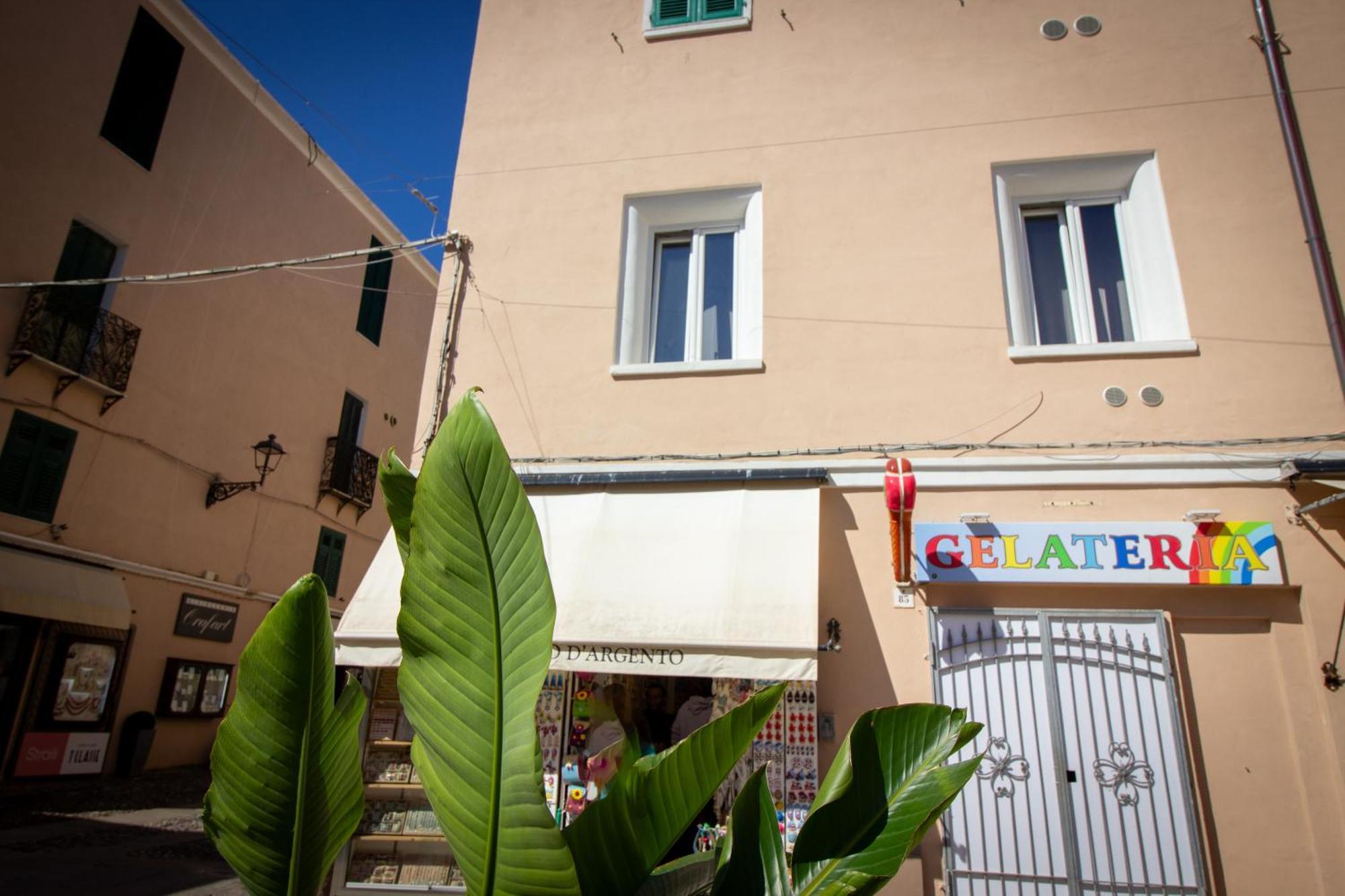 Appartamento In Centro Alghero Bagian luar foto